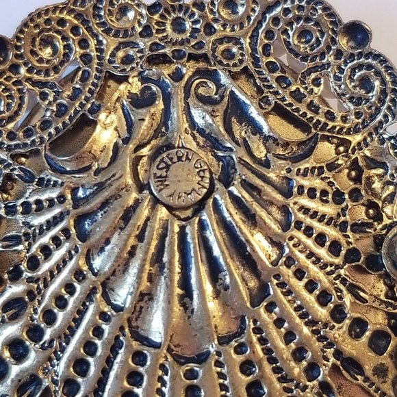 Vintage Western Germany Hand Painted FRANGONARD Couple Porcelain Pearl Brooch - Picture 7 of 7